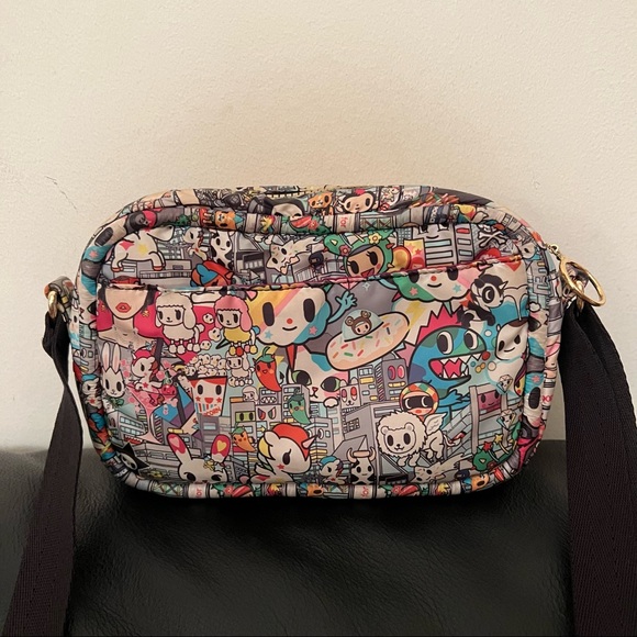 LeSportsac x Tokidoki Crossbody Camera Bag - Picture 4 of 6